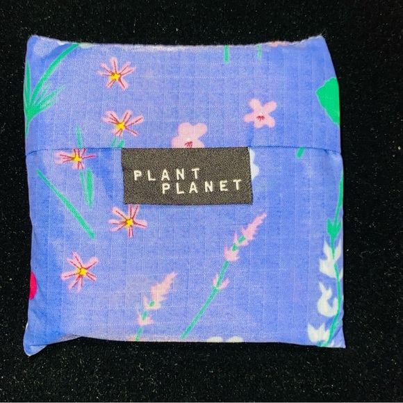 BAGGU Handbags - NWOT BAGGU BLUE WILDFLOWERS Baby Size Reusable Bag - Discontinued Pattern